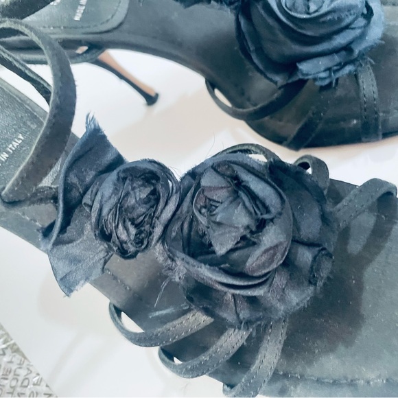 Miu Miu Black Floral Strappy Sandals - Picture 7 of 16